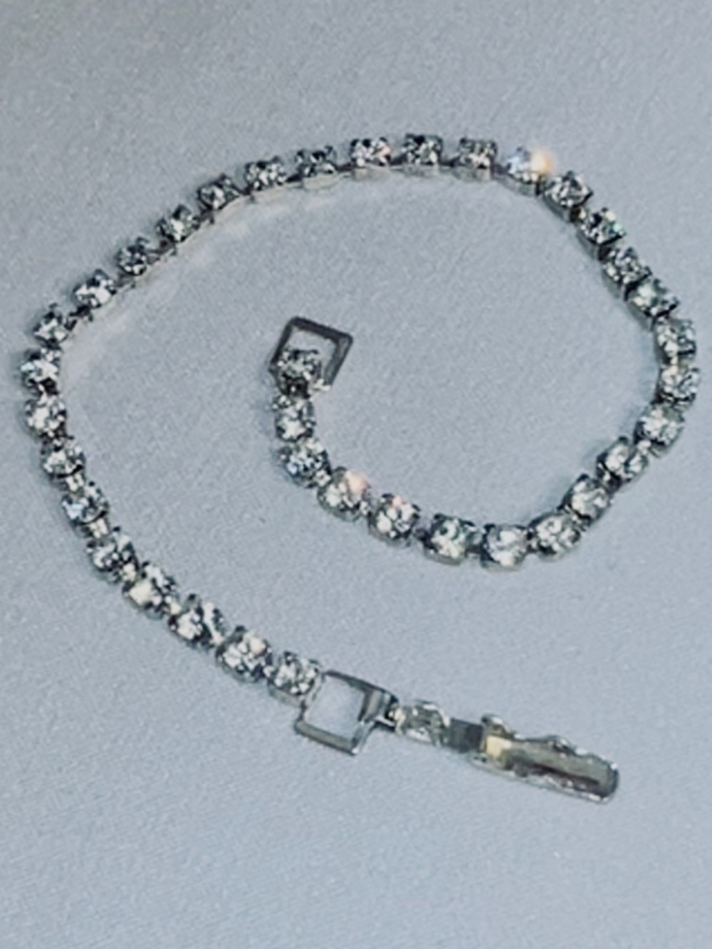 Vintage Single Row Clear Rhinestone Tennis Bracele